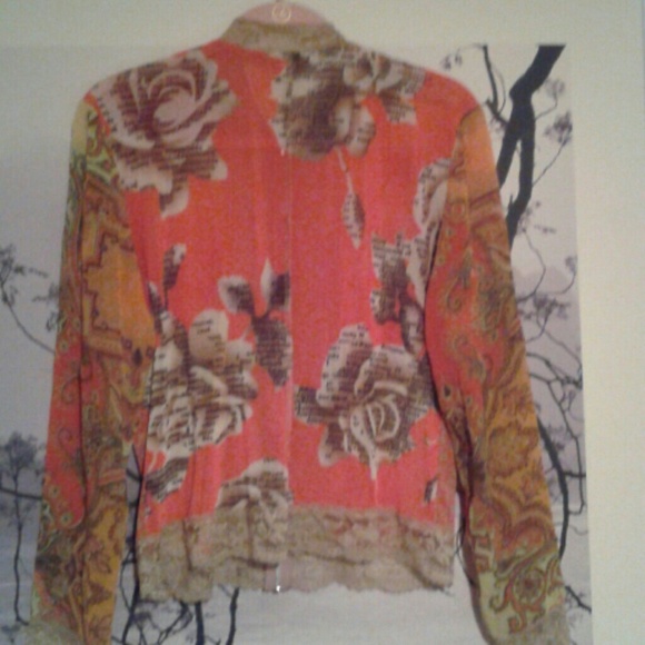 Zippered Jacket - Picture 4 of 7